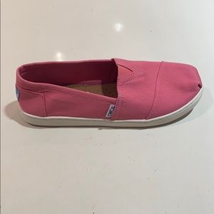pink tom’s